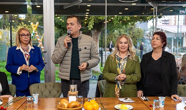 Başkan &Ouml;zyiğit: "Kadın &uuml;retirse d&uuml;nya değişir"