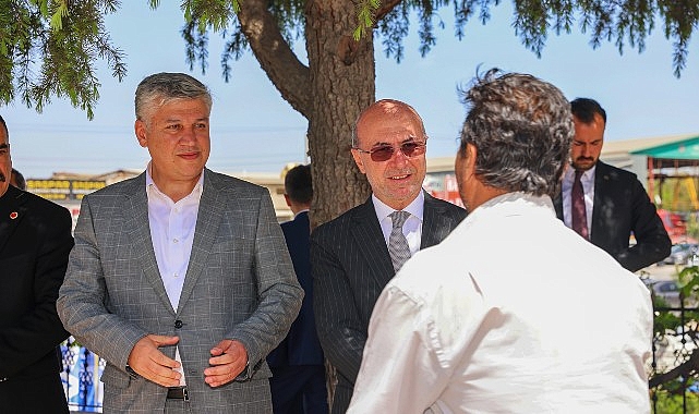Başkan Pekyatırmacı Cuma Buluşmaları ile G&ouml;n&uuml;llere Dokunuyor