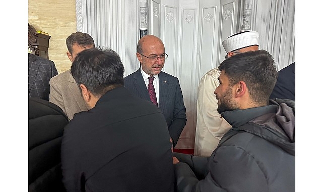 Başkan Pekyatırmacı Regaip Kandili M&uuml;nasebetiyle Vatandaşlarla Bir Araya Geldi