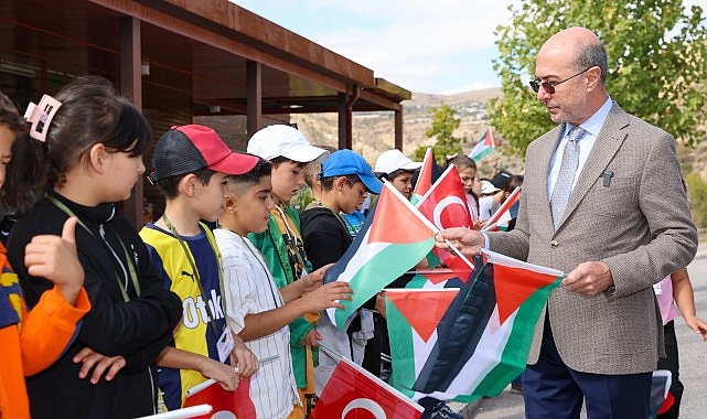 Başkan Pekyatırmacı Sille Tabiat Okulu&rsquo;nda &Ouml;ğrencilerle Bir Araya Geldi