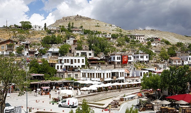 Başkan Pekyatırmacı&rsquo;dan YKS Başarısı İ&ccedil;in Tebrik ve Sel&ccedil;uklu&rsquo;ya Hoş Geldin Mesajı