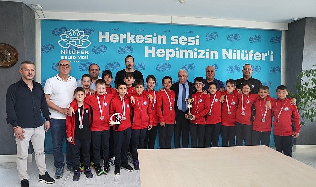 Başkan Şadi &Ouml;zdemir başarılı sporcuları ağırladı