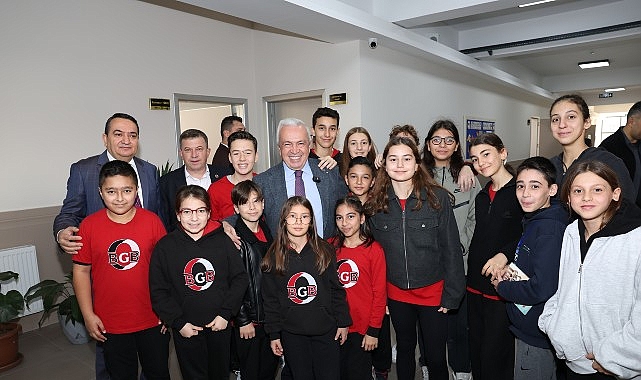 Başkan Şadi &Ouml;zdemir: &ldquo;Geleceği kuran &ouml;ğretmenlerdir&rdquo;