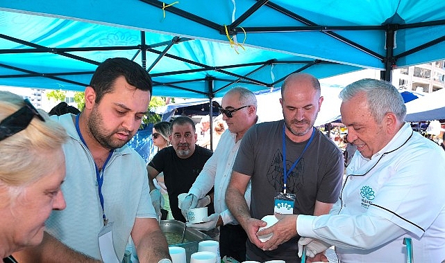 Başkan Şadi &Ouml;zdemir&rsquo;den aşure ikramı