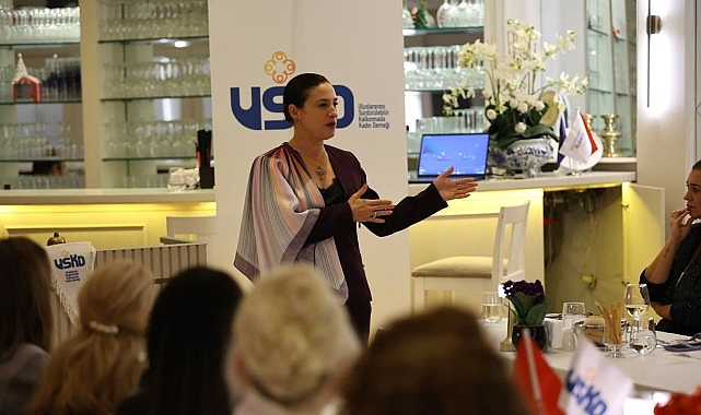 Başkan Sengel: &ldquo;Efes Tarlası Yaşam K&ouml;y&uuml; Bir Cumhuriyet Projesidir&rdquo;