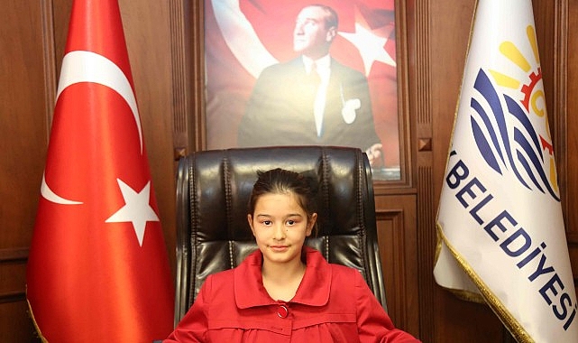 Başkan Sezer koltuğunu Aslı &Ccedil;ırak&rsquo;a devretti