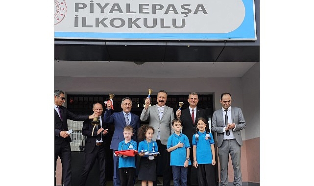 Başkan Sezer &Ouml;ğrencilerin Yeni Eğitim D&ouml;nemi Heyecanına Ortak Oldu