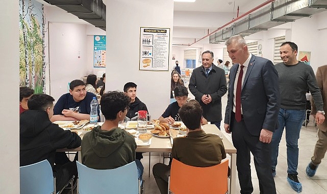 Başkan Sezer Ramazan Bereketini G&ouml;lc&uuml;kl&uuml;lerle Paylaşıyor