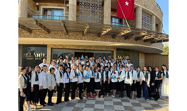 Başkan Topaloğlu Kazakistanlı &ouml;ğretmenlerle bir araya geldi