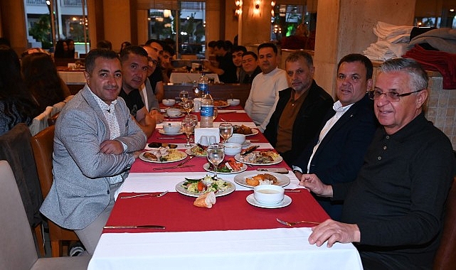 Başkan Topaloğlu&rsquo;ndan &ouml;ğrencilere iftar yemeği
