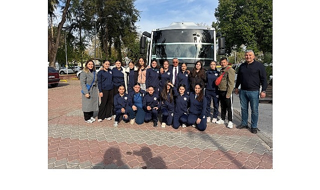 Başkan Topaloğlu&rsquo;ndan voleybolculara moral desteği