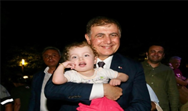 Başkan Tugay, Alaybey Mahalle Şenliği&rsquo;ne katıldı