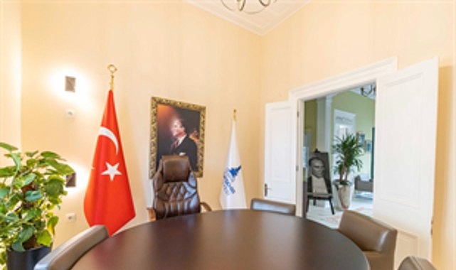 Başkan Tugay &ldquo;Ay Yıldızlı Konak&rdquo; se&ccedil;imini anlattı
