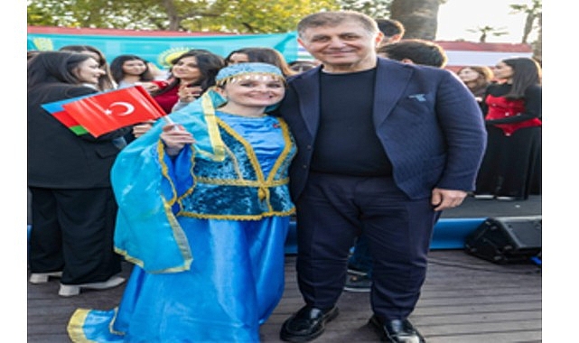 Başkan Tugay D&uuml;nya T&uuml;rk Dili Ailesi G&uuml;n&uuml;&rsquo;n&uuml; &ouml;ğrencilerle birlikte kutladı