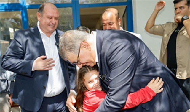 Başkan Tugay Menderes&rsquo;in k&ouml;ylerinde &uuml;reticilerle buluştu