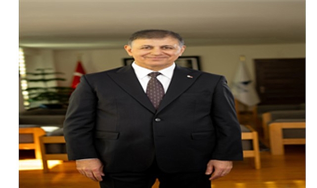 Başkan Tugay: Milletleri kurtaranlar yalnız ve ancak &ouml;ğretmenlerdir
