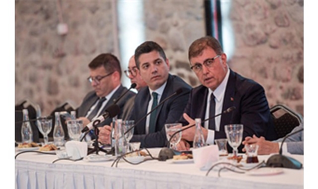 Başkan Tugay'dan kentin kalkınması i&ccedil;in ortak akıl vurgusu