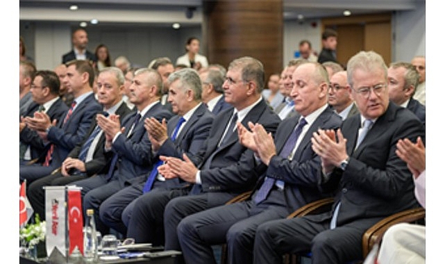 Başkan Tugay'dan kentsel d&ouml;n&uuml;ş&uuml;m i&ccedil;in 6 maddelik &ccedil;&ouml;z&uuml;m &ouml;nerisi
