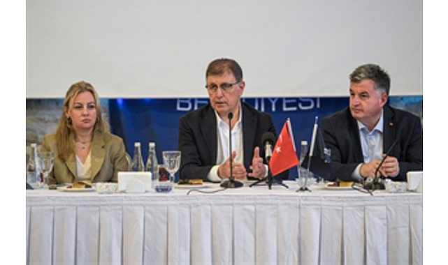 Başkan Tugay&rsquo;dan &ldquo;turizm konseyi&rdquo; &ouml;nerisi
