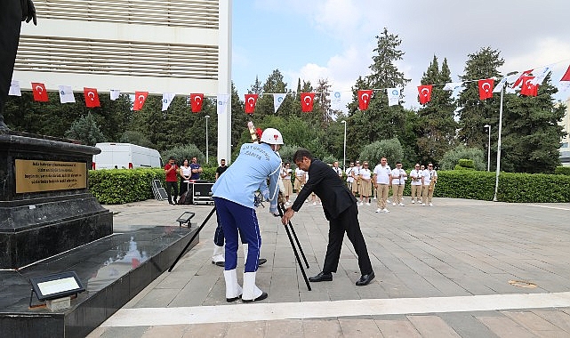 Başkan Vekili B&uuml;şra &Ouml;zdemir Zafer Bayramı kutlamalarına katıldı