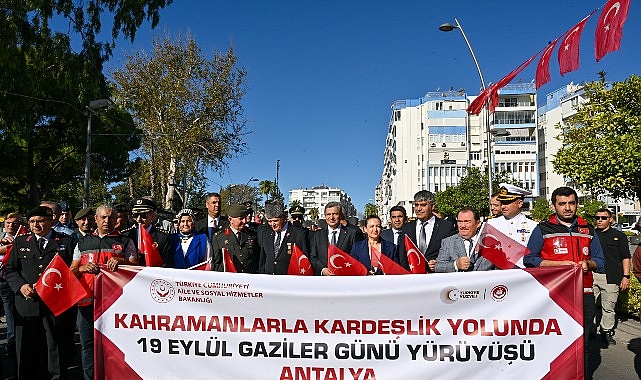 Başkan Vekili &Ouml;zdemir Gaziler G&uuml;n&uuml;&rsquo;n&uuml; kutladı