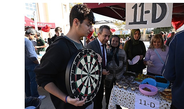 Başkan Yardımcısı Baytekin &Uuml;nal Aysal Anadolu Lisesi kermesine katıldı