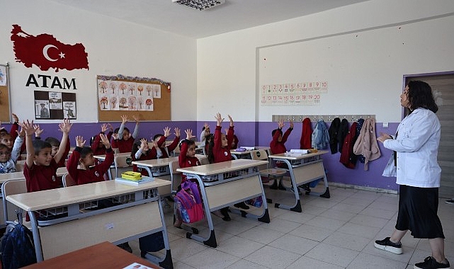 Bayraklı Belediyesinden miniklere hijyen eğitimi - D&uuml;nya El yıkama g&uuml;n&uuml;&rsquo;nde &ouml;ğrencilere sağlık dersi