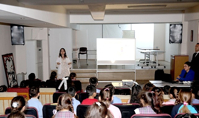 Bayraklı&rsquo;da 14 Okulda 2 Bin 200 &Ouml;ğrenciye Hijyen Eğitimi