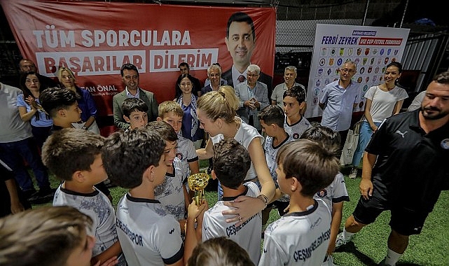 Bayraklı'da anlamlı turnuva &lsquo;Ferdi Zeyrek&rsquo; U-12 Cup'ta şampiyon &ccedil;ocuklar!