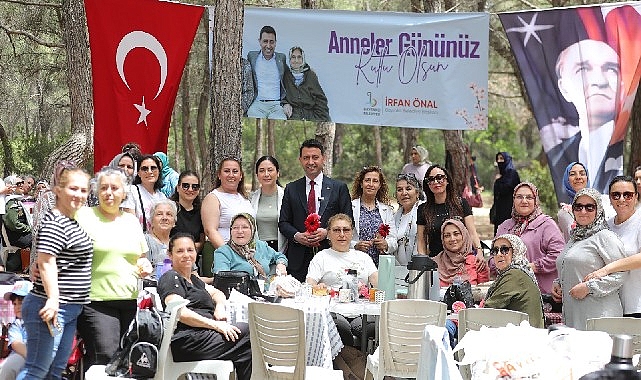 Bayraklı&rsquo;da Anneler G&uuml;n&uuml; Kutlaması