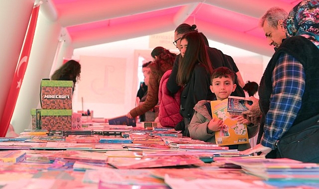 Bayraklı&rsquo;da &Ccedil;ocuk Kitap Şenliği Yoğun İlgi G&ouml;rd&uuml;