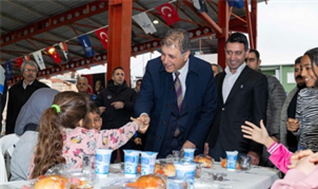 Bayraklı'da g&ouml;n&uuml;ller aynı sofrada buluştu