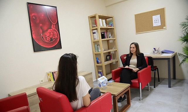 Bayraklı&rsquo;da kadın ve &ccedil;ocuklara &uuml;cretsiz hukuki destek