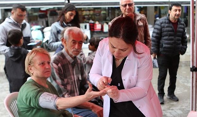 Bayraklı&rsquo;da Sağlık Haftası etkinlikleri ilgi g&ouml;rd&uuml;