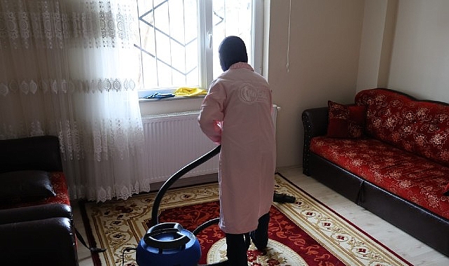 Bayram &Ouml;ncesi B&uuml;y&uuml;klere Şefkat Eli