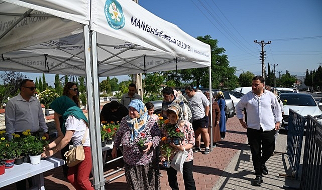 Bayramda &Ccedil;i&ccedil;ekler B&uuml;y&uuml;kşehir&rsquo;den