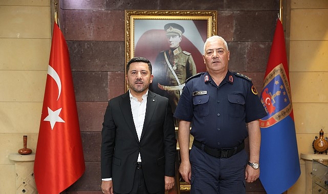 Belediye Başkan Arı&rsquo;dan Jandarma Komutanı &Ccedil;elik&rsquo;e Ziyaret