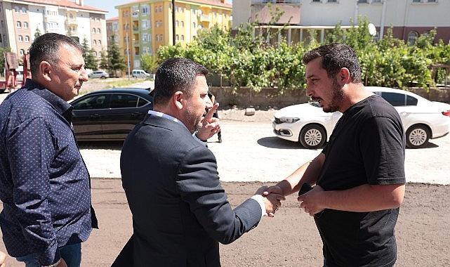 Belediye Başkanı Arı, Erenler ve Esenler Caddesi&rsquo;nde