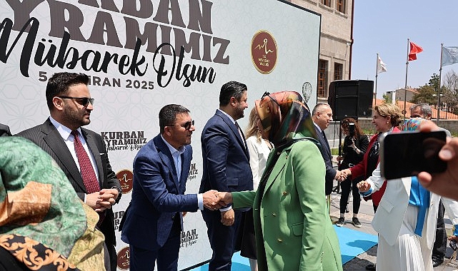 Belediye Başkanı Rasim Arı, Bayramlaşma T&ouml;renine Katıldı