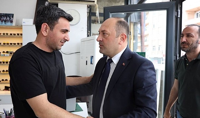 Belediye Başkanı Sel&ccedil;uk Yıldız&rsquo;dan 1 Haziran Optisyen ve G&ouml;zl&uuml;k&ccedil;&uuml;ler G&uuml;n&uuml;'nde Anlamlı Ziyaret