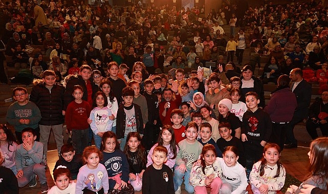 Belediye Başkanımız Rasim Arı&rsquo;nın &Ccedil;ocuklara Hediyesi