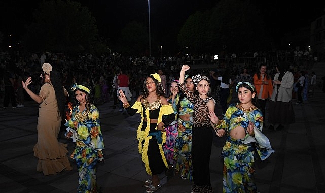 Binlerce kişi Hıdırellez&rsquo;i sevin&ccedil;le karşıladı