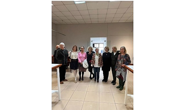 &ldquo;Bir&rdquo; Dakikalık Sanat Duruşu; &lsquo;Nisan Ge&ccedil;idi &Ccedil;ağdaş Sanat Sergisi&rsquo; Ayvalık&rsquo;ta
