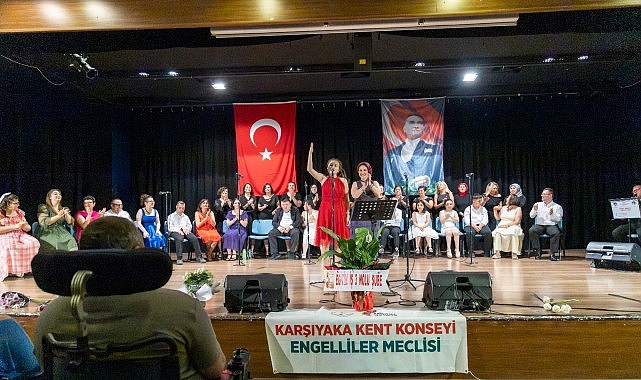 Bir Nota Bir G&uuml;l&uuml;ş korosundan muhteşem konser