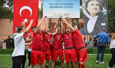 Bornova&rsquo;da dostluk kazandı