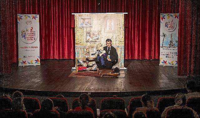 Bornova&rsquo;da &ccedil;ocuk tiyatrosuna yoğun ilgi
