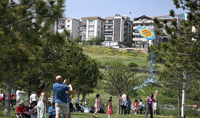 Bornova&rsquo;da g&ouml;ky&uuml;z&uuml; u&ccedil;urtmalarla şenlenecek