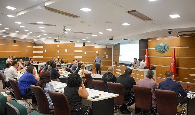 Bornova&rsquo;da kamu i&ccedil; kontrol atağı