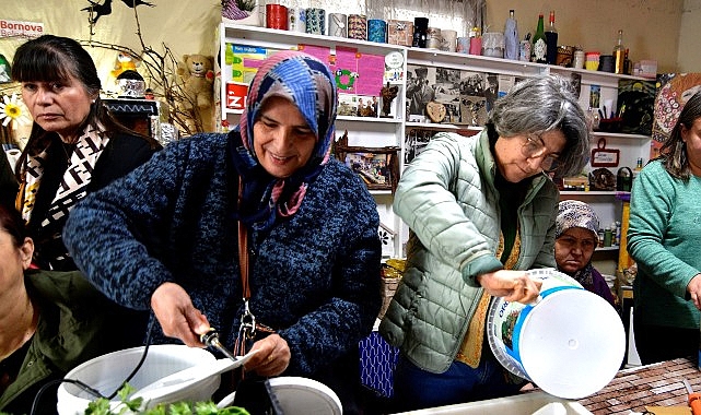 Bornova&rsquo;da kompostla d&ouml;n&uuml;şen kent tarımı