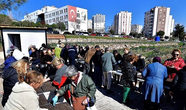 Bornova&rsquo;da toprak kadınlarla canlanıyor